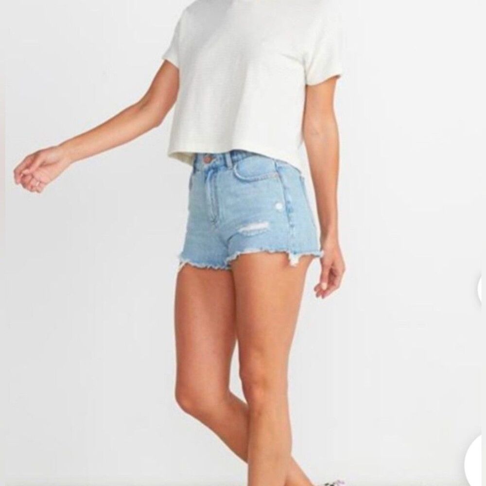 NWT Marine Layer Sasha Denim Shorts Medium Wash. Available In Diff. Sizes